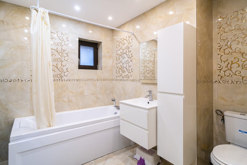 DRAGOMIRESTI VALE CASA 5 CAMERE, utilitati, drum asfaltat, COMISION 0%